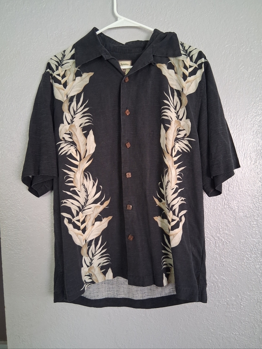 Jamaica Jaxx 100% Silk Button Down Hawiian Shirt Wooden Buttons S